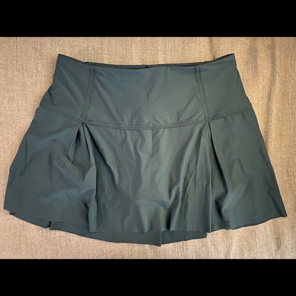 lululemon athletica Dresses & Skirts - Lululemon Lost In Pace Skirt